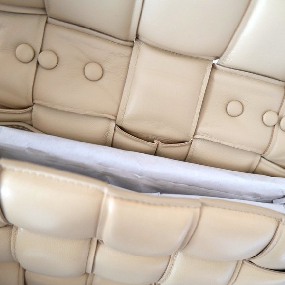 BRAND NEW NEVER USED BOTTEGA VENETA CHAIN CASSETTE BAG - BEIGE - Picture 10 of 16